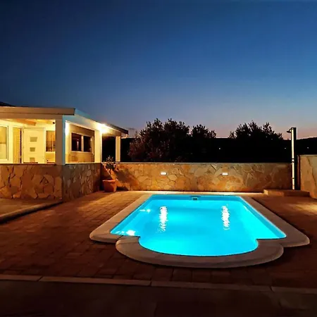 Holiday home Family Iskra *
